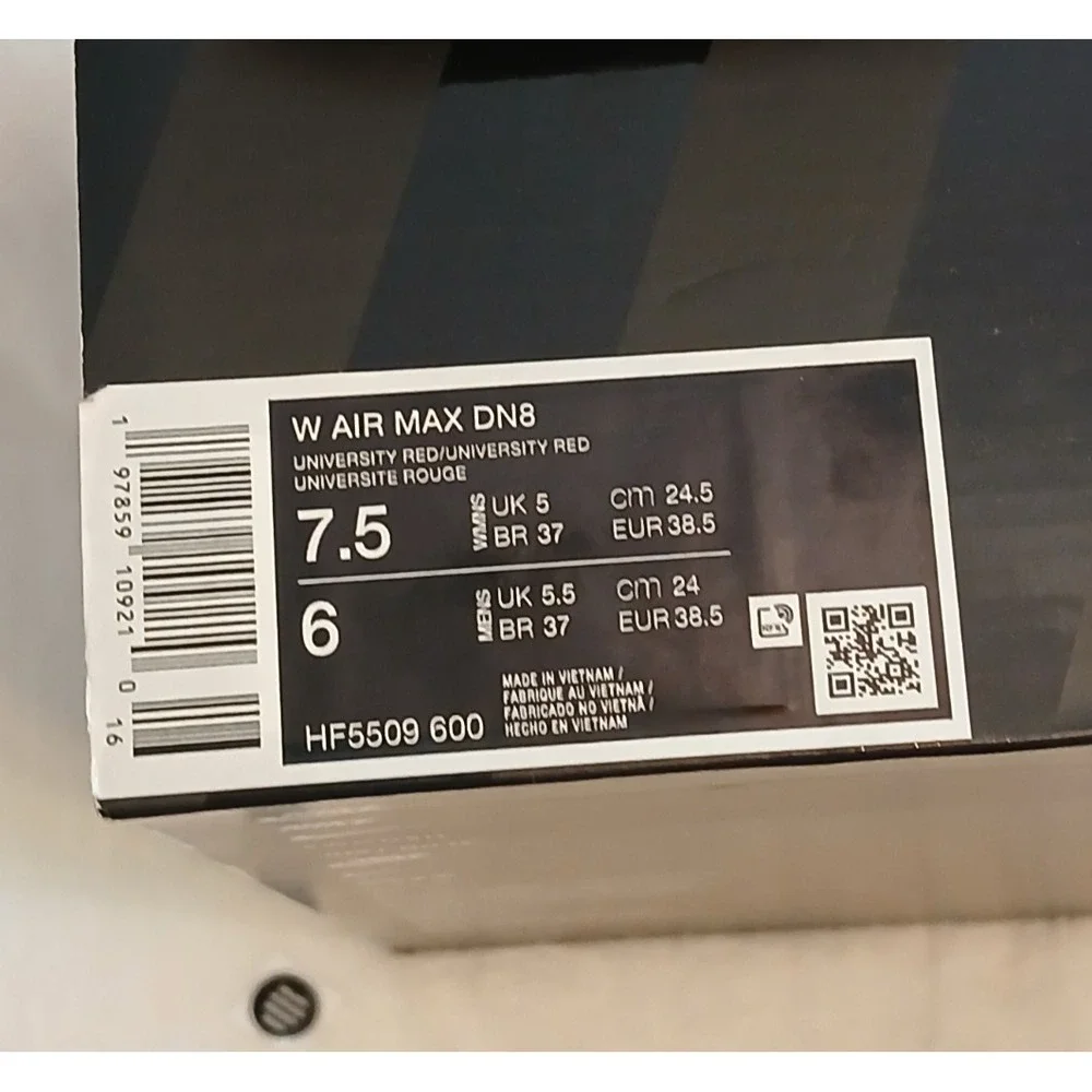 NIB - Wms Nike Airmax DN8 Sz 7.5 University Red